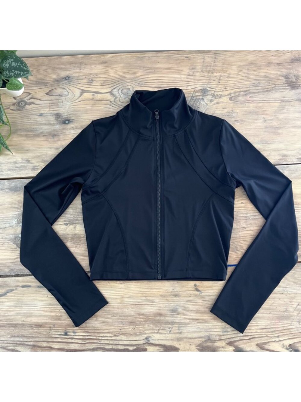 Forever 21 Cropped Training Jacket Womens L Black Full Zip Fitted Yoga Gym